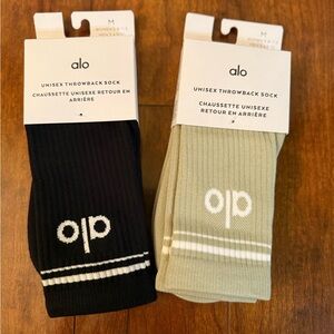 ALO Yoga Unisex Throwback Socks - Black and Limestone